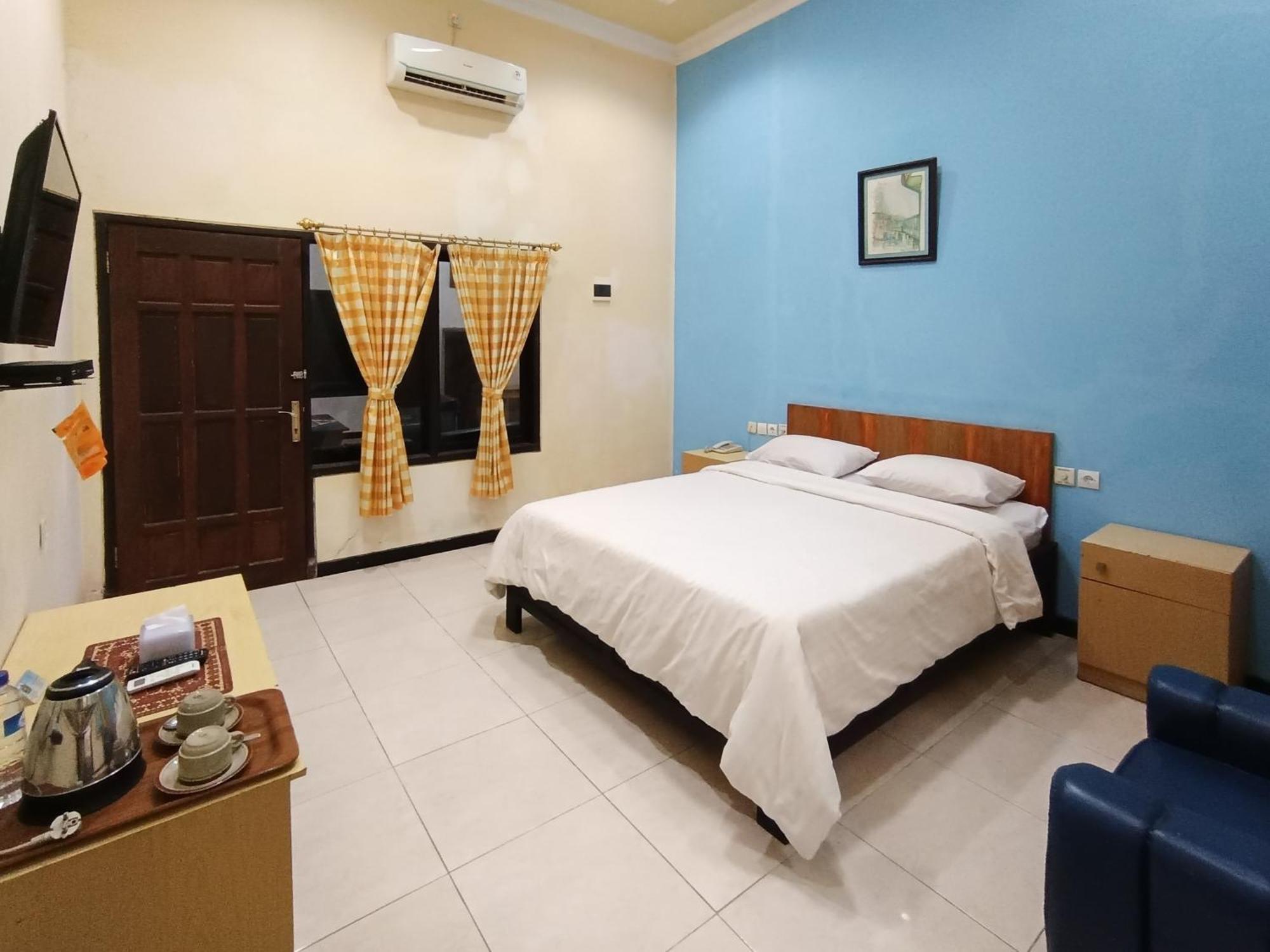 Gita Puri Redpartner Blitar Hotel Екстериор снимка