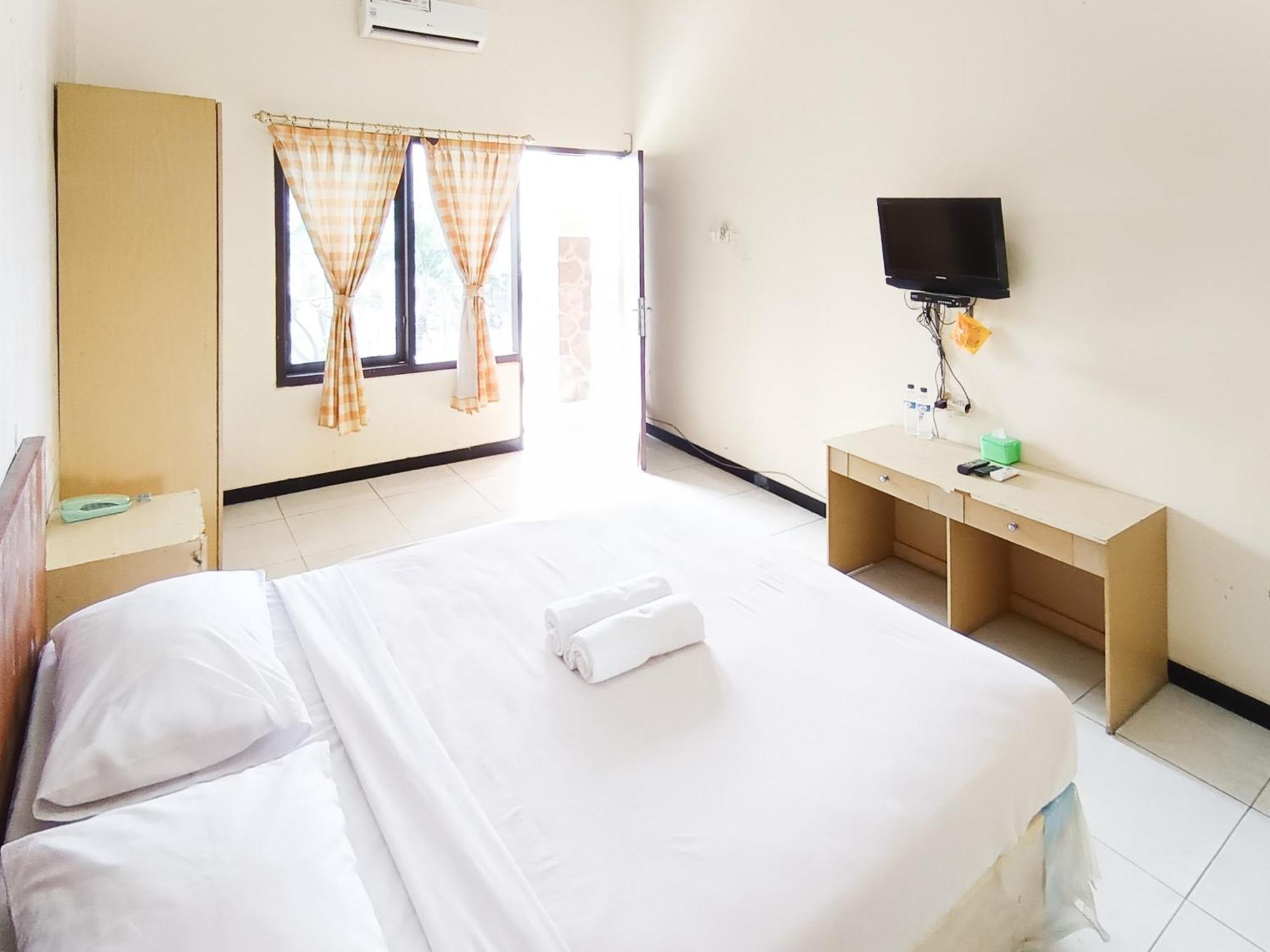 Gita Puri Redpartner Blitar Hotel Екстериор снимка