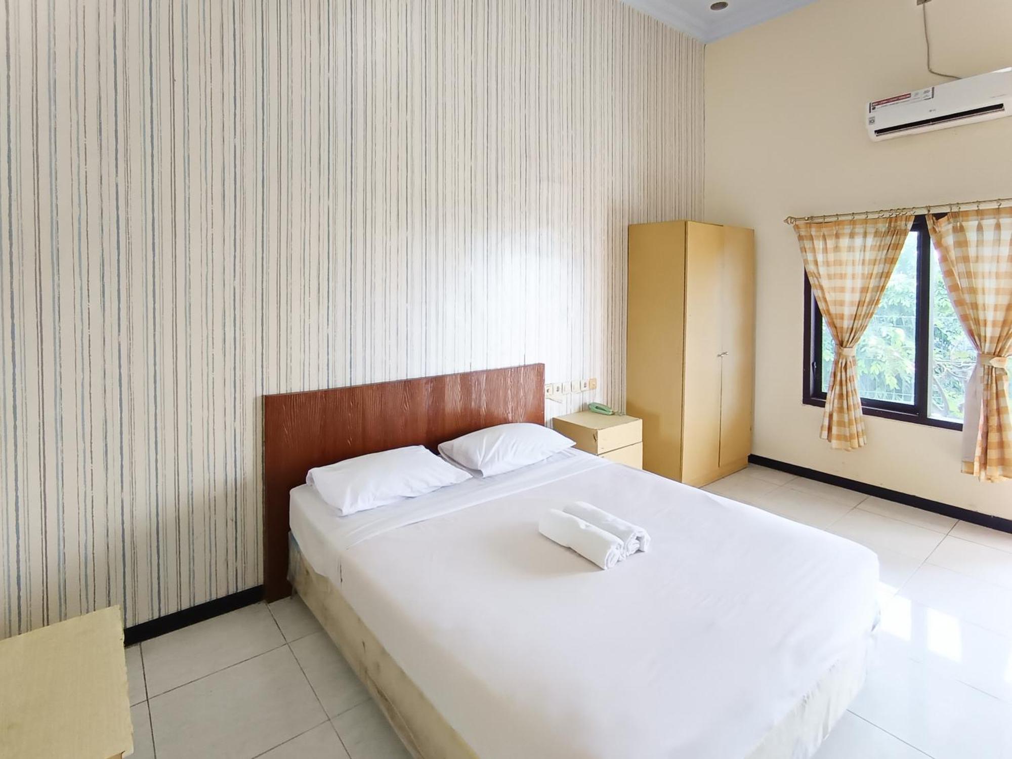 Gita Puri Redpartner Blitar Hotel Екстериор снимка